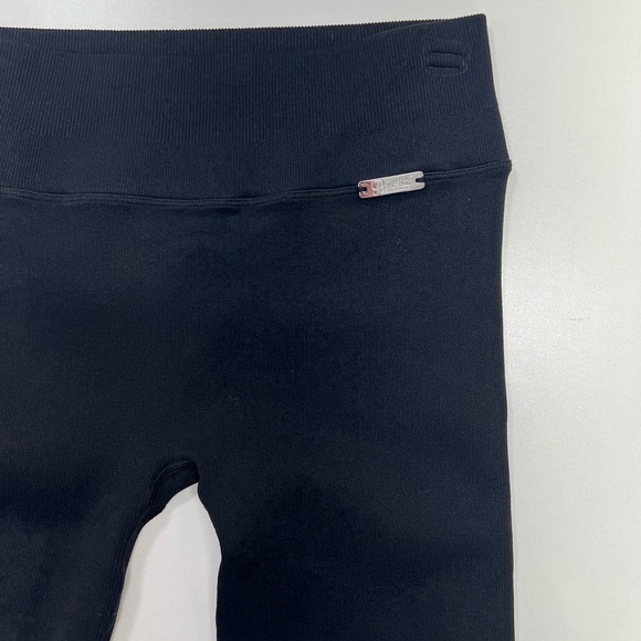 Bombshell Sportswear Ribbed Seamless Leggings Black Silver Logo Size XS NEW - Picture 14 of 15